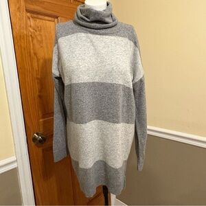Benedetta B. Chic Gray Striped Turtleneck Sweater Sz.M